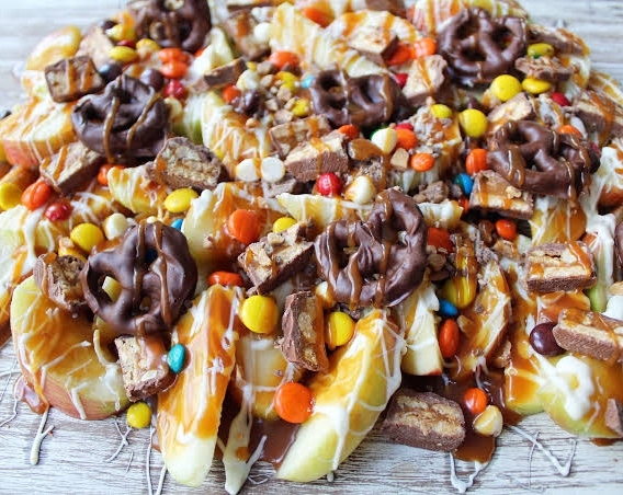 Viral Salted Caramel Apple Nachos With Pecans top view
